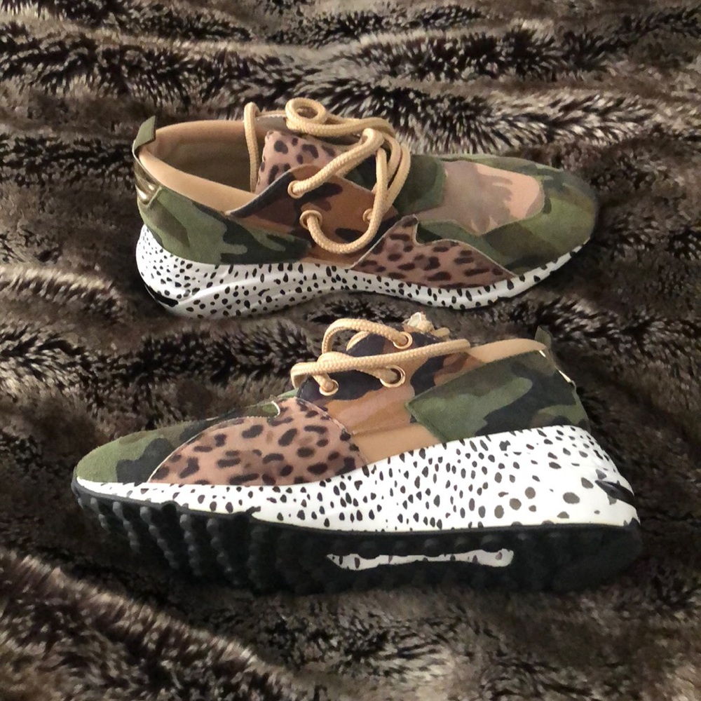 Steve Madden tennis shoes.